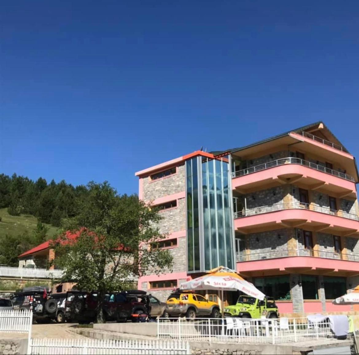 Lura Hotel Fushe-Lure Extérieur photo