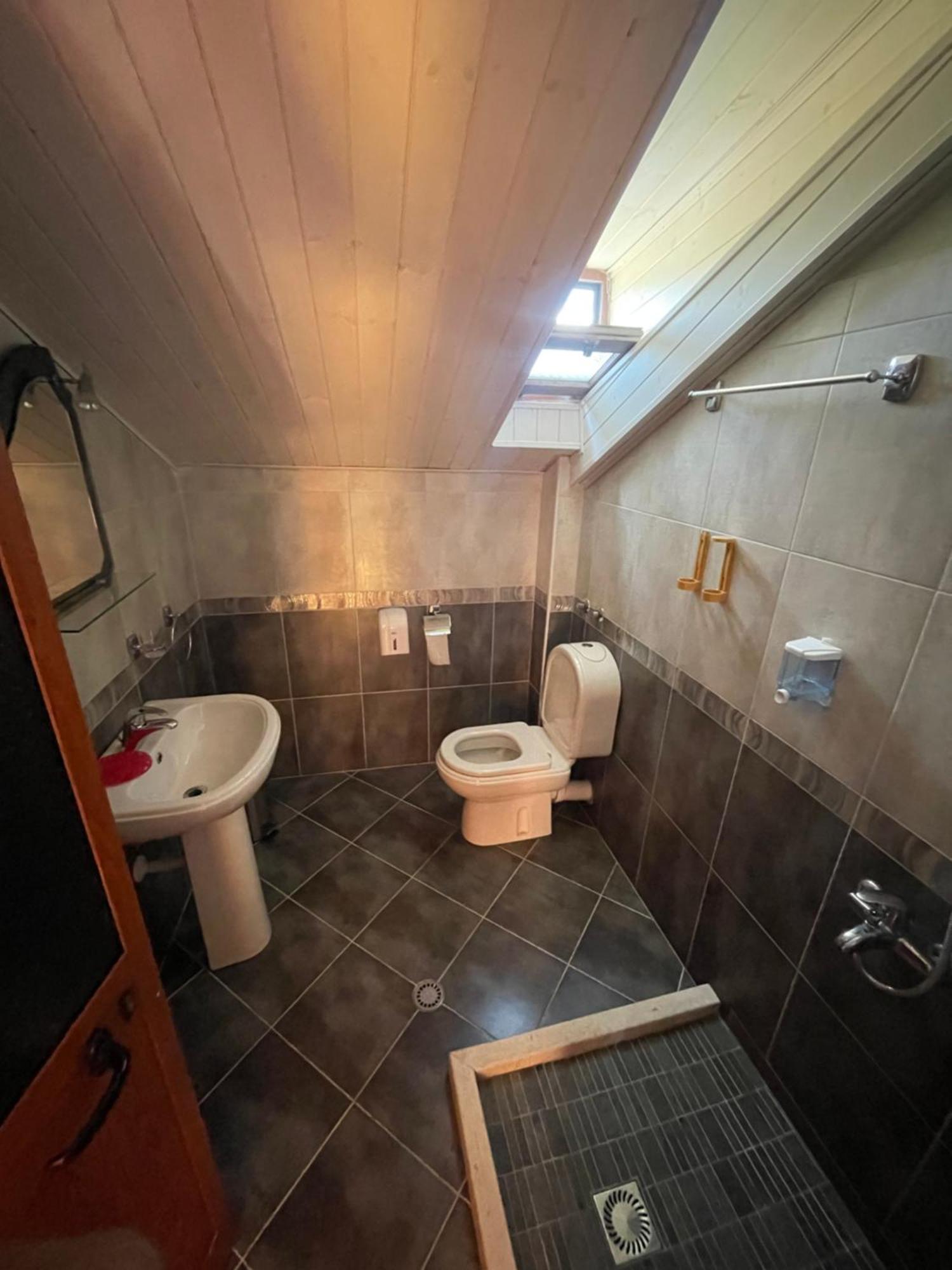 Lura Hotel Fushe-Lure Extérieur photo