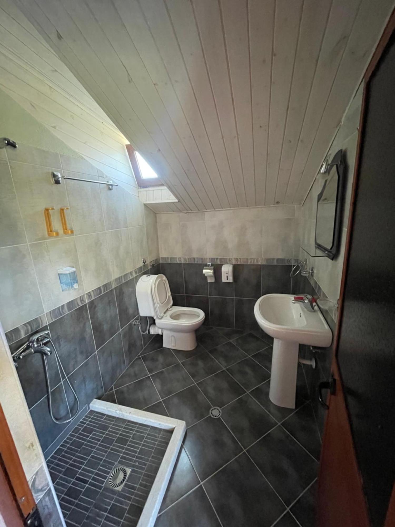 Lura Hotel Fushe-Lure Extérieur photo