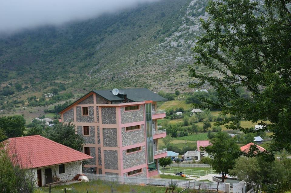 Lura Hotel Fushe-Lure Extérieur photo